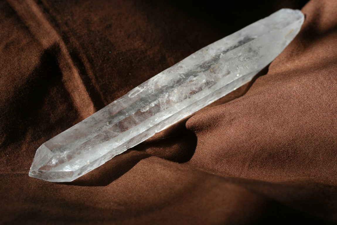 Laser Quartz Wand helps dissolve unwanted energies 5030